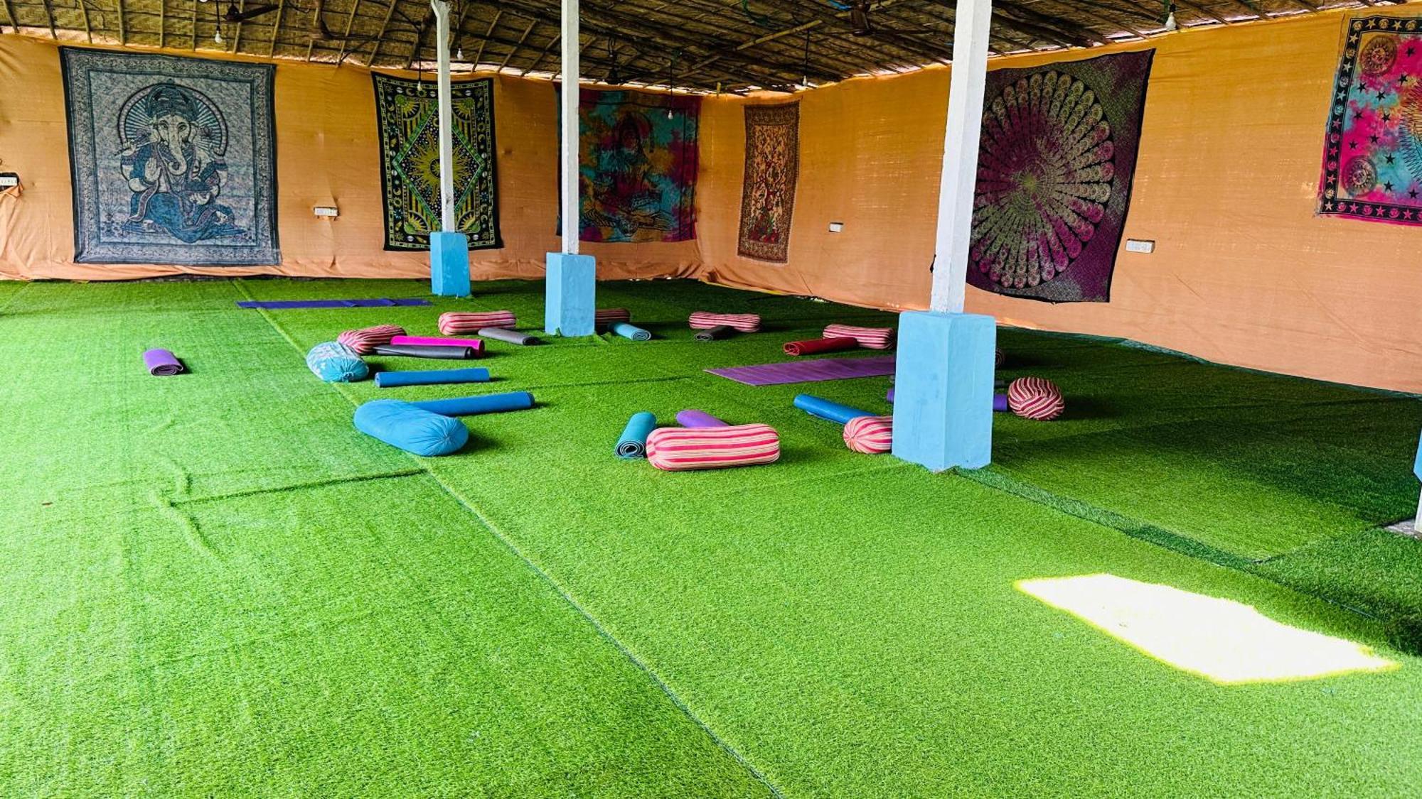 Omkar Wellness Inn Arambol Buitenkant foto